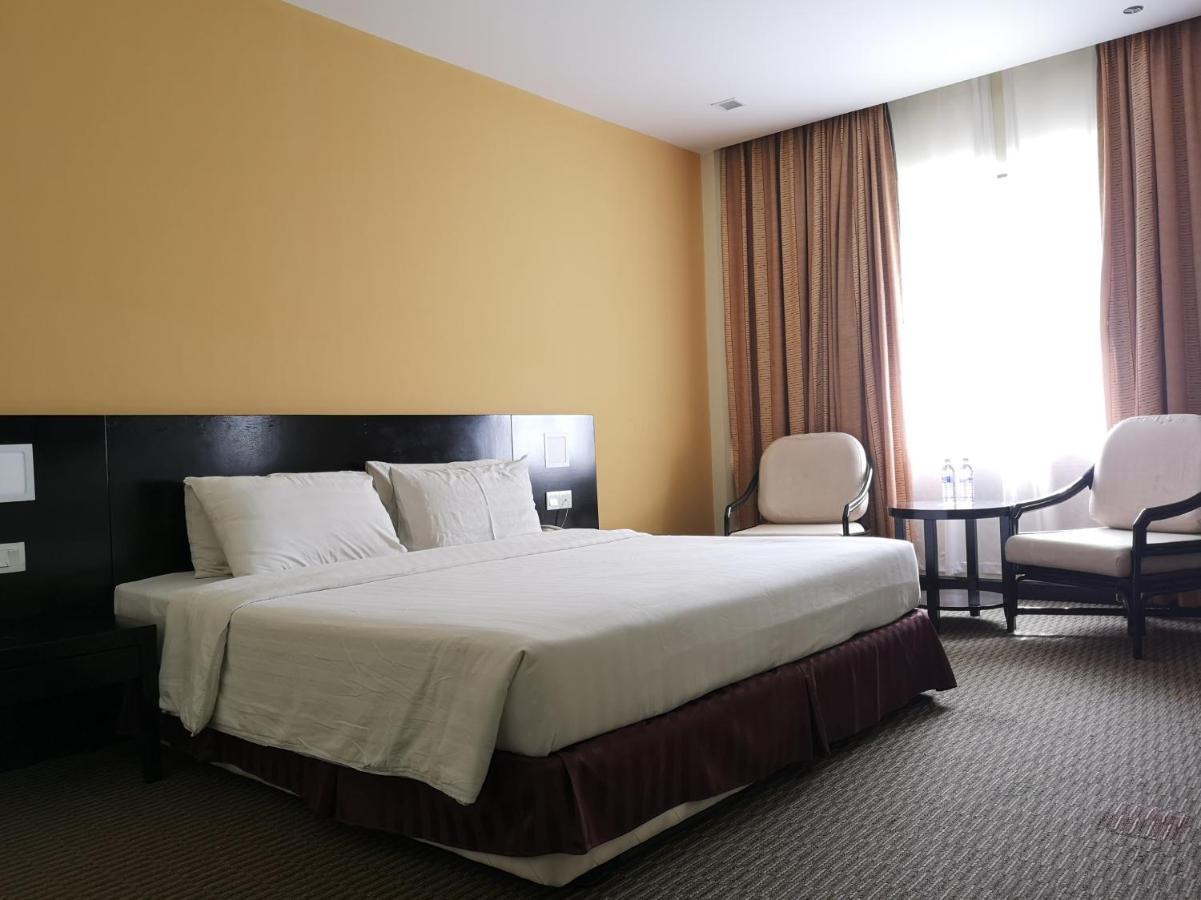 Oyo 89693 Perkasa Hotel Keningau Near Hospital Keningau Exteriör bild